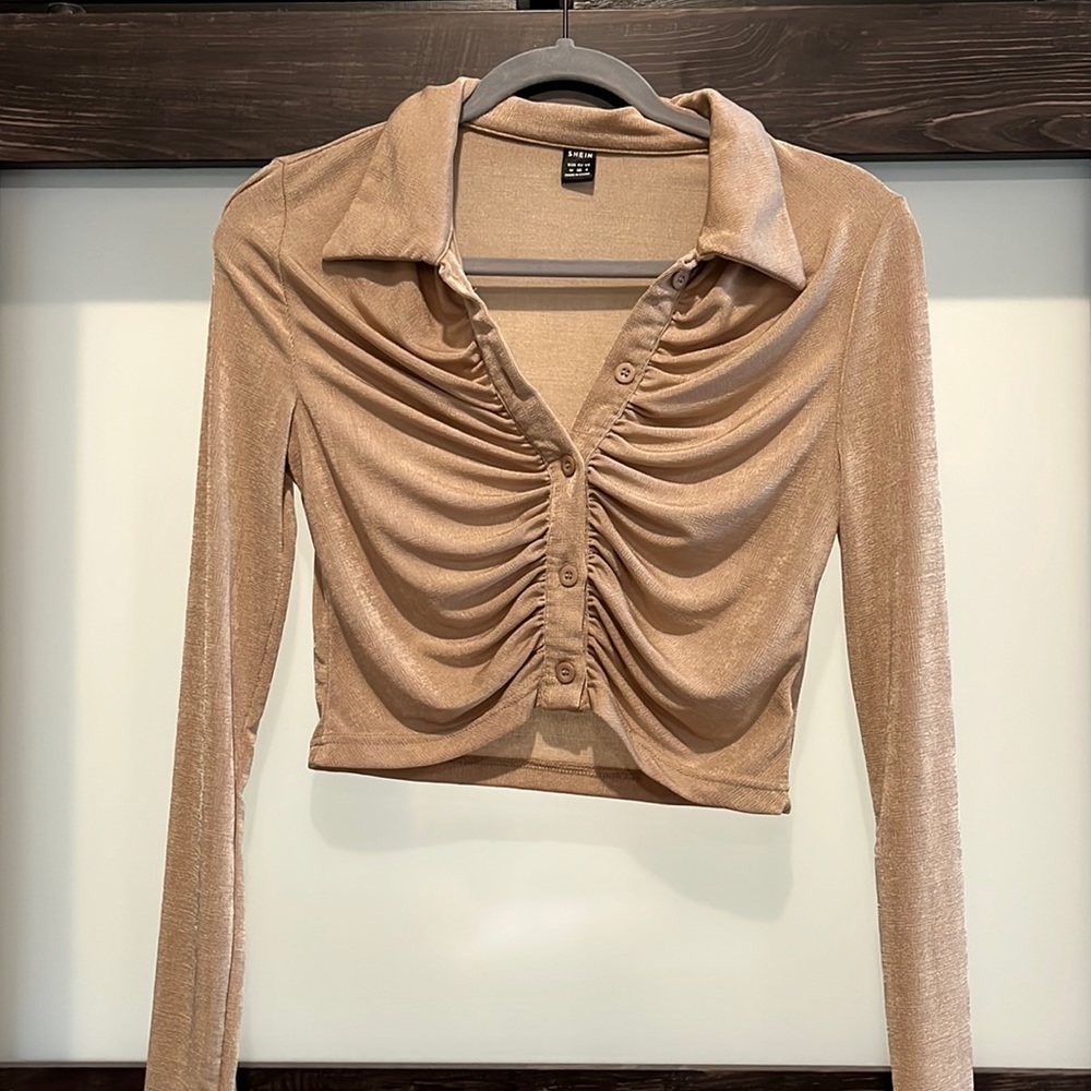 Ruched long sleeve collared crop top